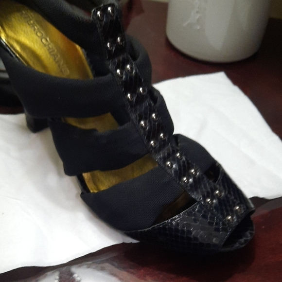 Arturo Chiang Studded Black Heels with Elegant Straps - Picture 8 of 12